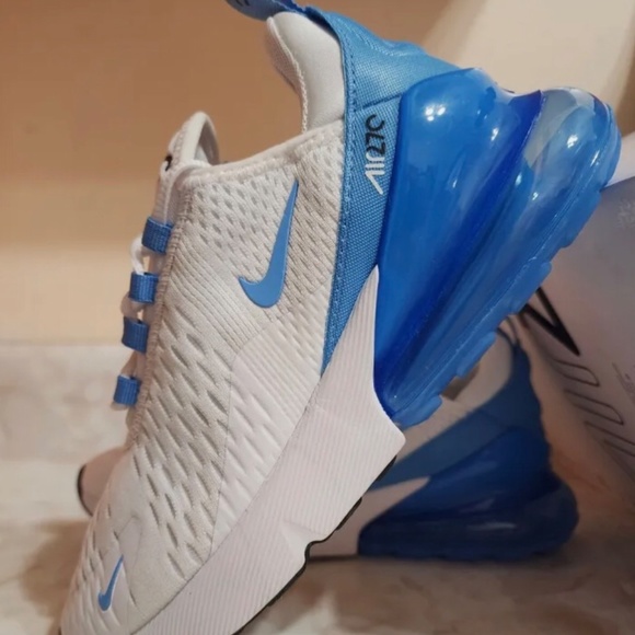 ❌SOLD❌  Nike Air Max 270 Shoes - Picture 3 of 4